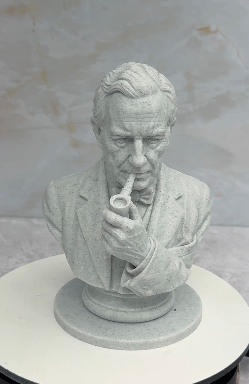 مجسمه نیم‌تنه تزئینی